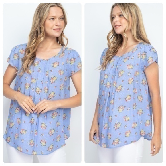 A Girl Thing Tops - NWOT blue floral top size xl